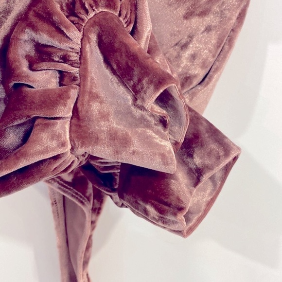 Wayf velvet bodysuit long sleeves Size XS - Picture 3 of 9